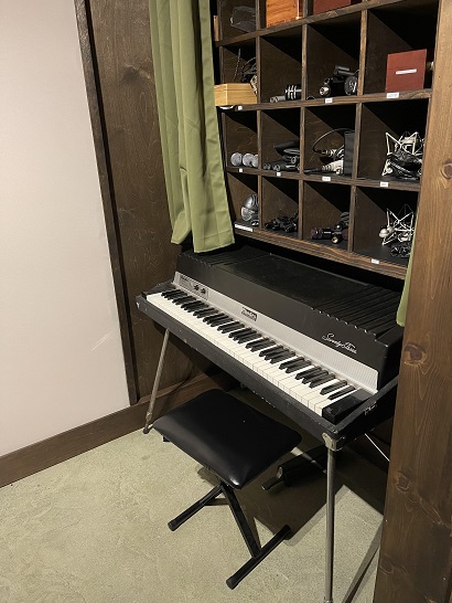 Recording a rhodes.